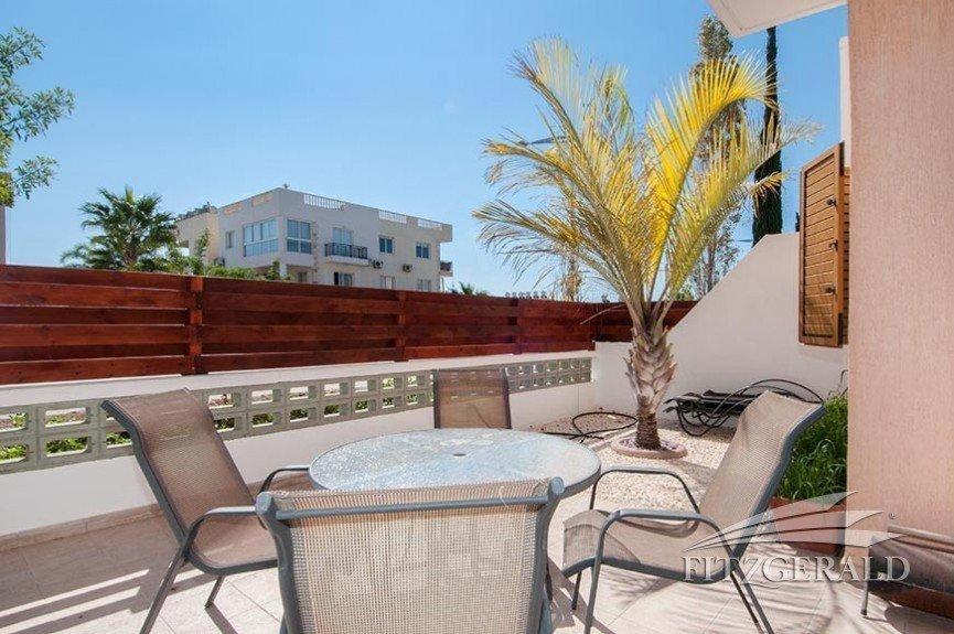 1 Bedroom Garden Flat, Sleeps 4 Paphos Ngoại thất bức ảnh