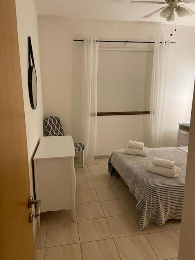 1 Bedroom Garden Flat, Sleeps 4 Paphos Ngoại thất bức ảnh