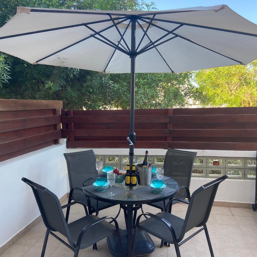 1 Bedroom Garden Flat, Sleeps 4 Paphos Ngoại thất bức ảnh