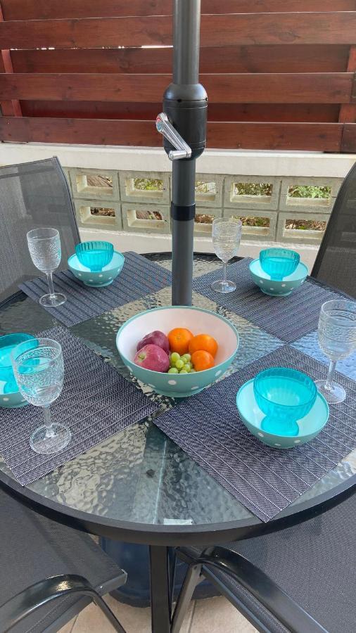 1 Bedroom Garden Flat, Sleeps 4 Paphos Ngoại thất bức ảnh