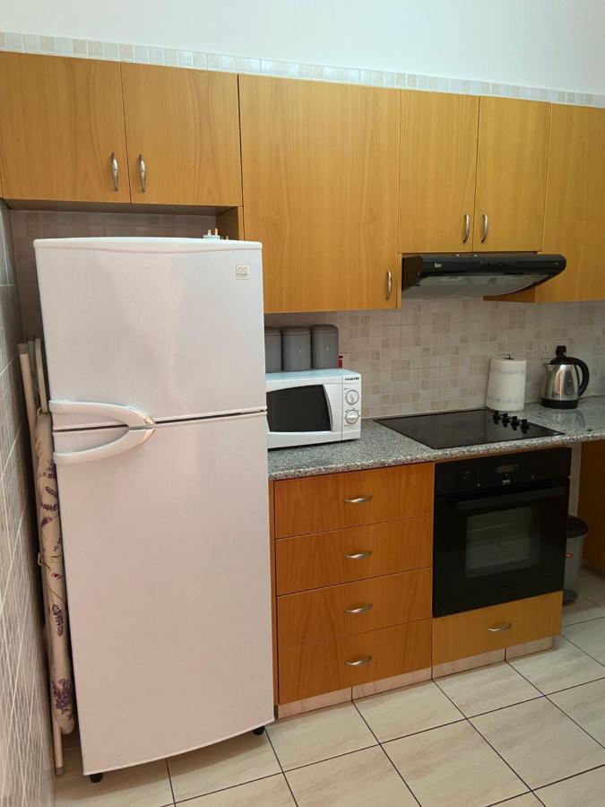 1 Bedroom Garden Flat, Sleeps 4 Paphos Ngoại thất bức ảnh