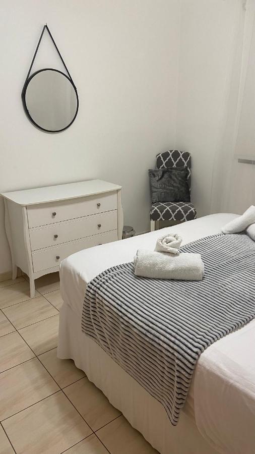 1 Bedroom Garden Flat, Sleeps 4 Paphos Ngoại thất bức ảnh